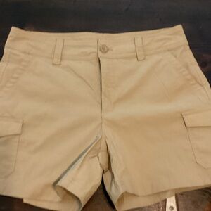 Eddie Bauer Women's Cargo Shorts in Light Khaki